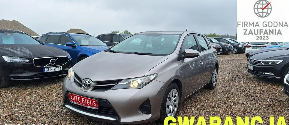 podkarpackie Toyota Auris cena 36900 przebieg: 185000, rok produkcji 2014 z Dukla